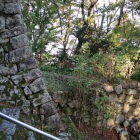 荒神山神社前の石垣