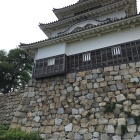 一二三段の石垣が美しい丸亀城。