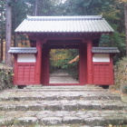 百済寺の総門、通称『赤門』。