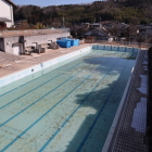 堀跡にプール
