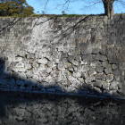 こういうの大好き。色んな時代の石垣が混ざっています。