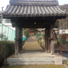 興禅寺に残る黒井城ゆかりの門。