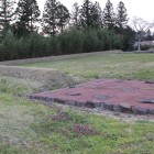 政庁南門跡と築地塀跡土塁