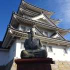 秀吉像と模擬天守