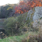 東側、北より