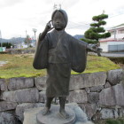 お福(春日局)幼少期像(黒井駅前)