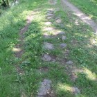 二の丸土塁上の土塀礎石跡