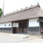 茅葺長屋門