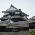 入り口から見た松山城