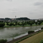 鶴見川から見ると小机城のある舌状台地がよ