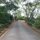 土橋（左右に深い空堀）