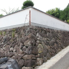 陣屋南東角石垣と土塀