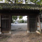 玉成社・武生社入口の門
