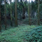 1郭と2郭間の土塁と堀