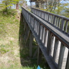 堀切にかかる木橋