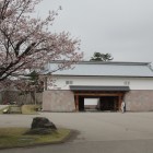 桜と河北御門２の門