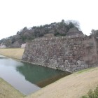 復元された、いもり掘と鯉喉櫓台