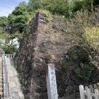武田神社鳥居前の石垣