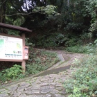 搦手側の登城口