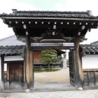 東南寺の門