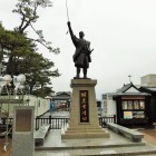 堀尾吉晴公像