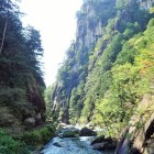 覚円峰側面