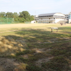 岩崎中学校グランド南より見る
