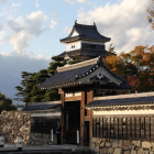 黒門と天守閣