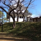 本丸土塁と東櫓