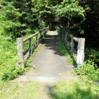 正坫門跡と木橋
