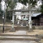 烏山川緑道の入り口に三宿神社