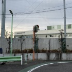 三宿城の跡地には世田谷区立多聞小学校が建っています。遺構はどこにも残っていません…。