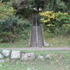 同左石垣と神社階段、本丸跡か？