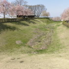 中館手前の堀