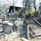 佐志能神社への石段と石垣