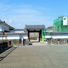 二の丸東大手門(高麗門と土塀)