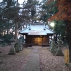 館館に建つ氷川神社