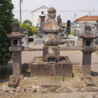 菩提寺の宝珠にある始祖：藤原秀郷の供養塔