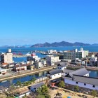 天守より今治港・来島海峡大橋を望む