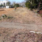 南側開口部、土塁の断面が良く分かる