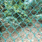ﾌｪﾝｽに囲われた比較的大きな土塁