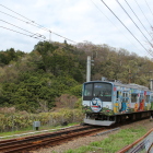 勝山城と富士急線(市役所から)
