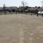 復元天守台内部より、鍮石門、本丸丑寅櫓を見る