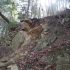 大岩ルートの大岩と石垣