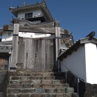 天守は開門前