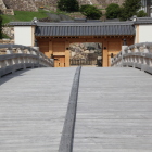 擬宝珠橋と表門