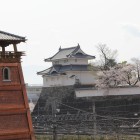 山手門桝形石垣上より時の鐘と復元稲荷櫓