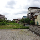 主郭東側の堀跡　右が主郭側の段差