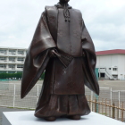 田沼意次侯銅立像