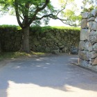 南勢隠門、手前